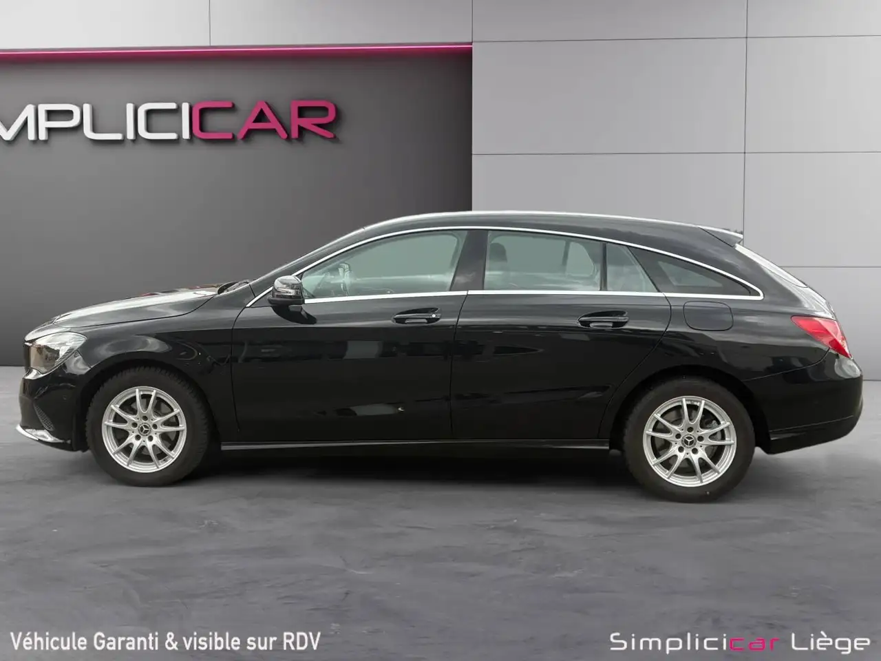 Mercedes-Benz CLA 200 - 4