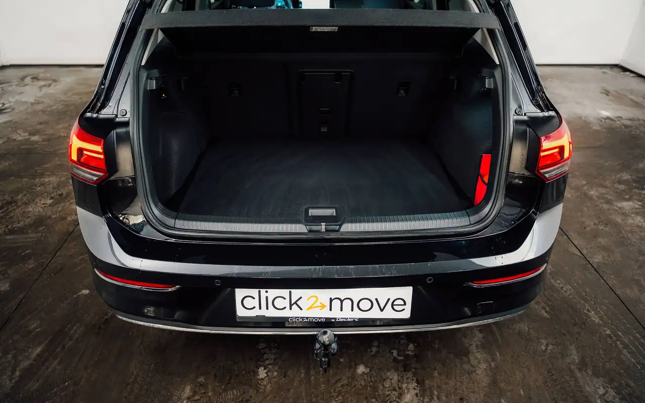 Volkswagen Golf - 8