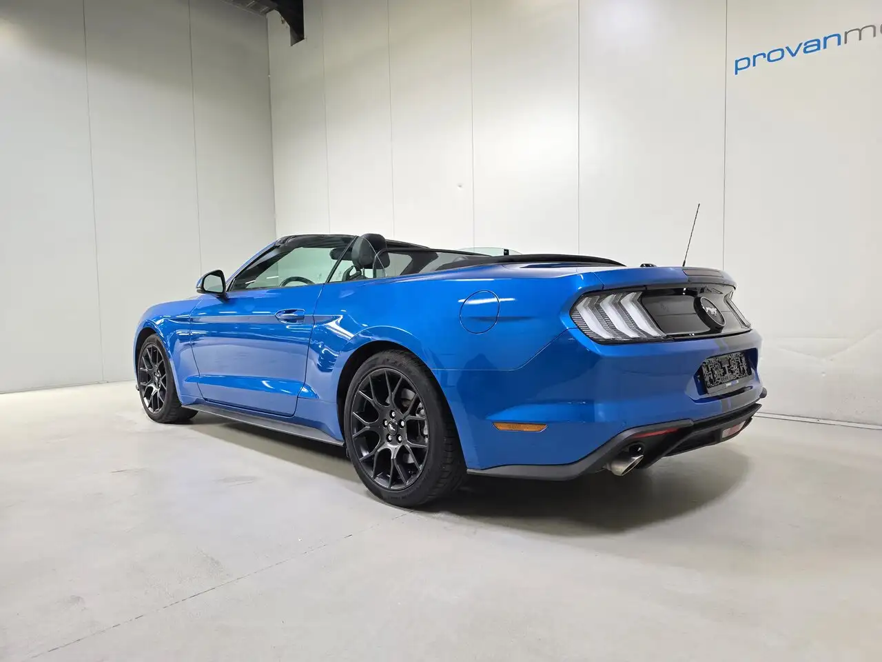 Ford Mustang - 6