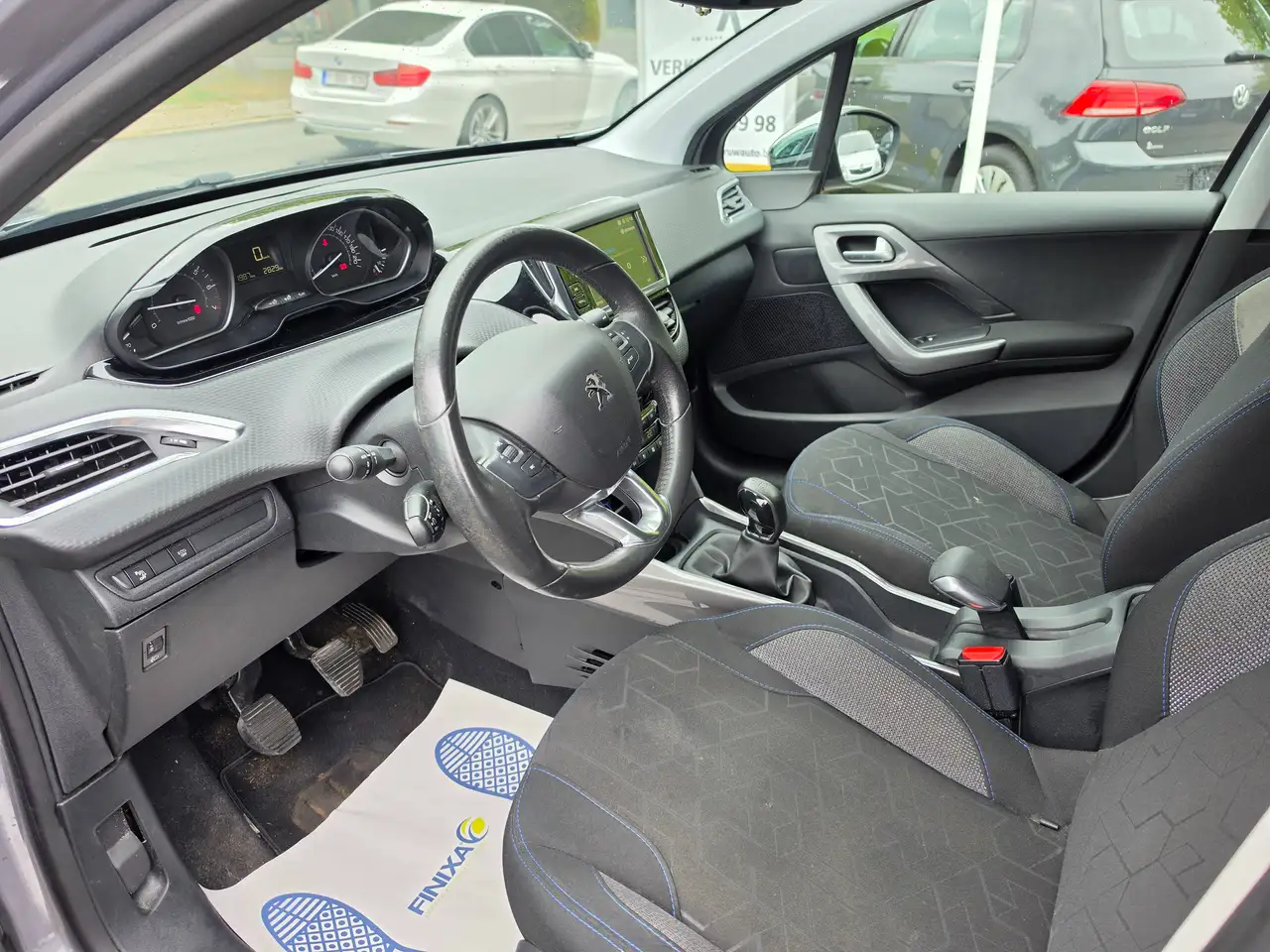 Peugeot 2008 - 9