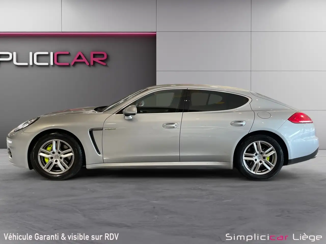Porsche Panamera - 4