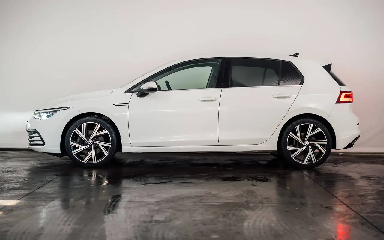 Volkswagen Golf - 2