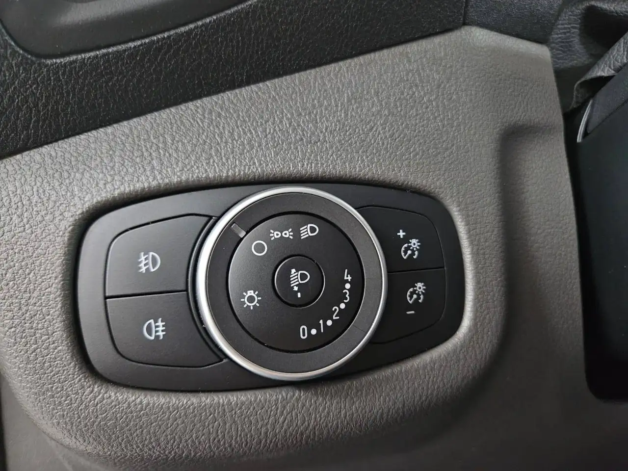 Ford Transit Connect - 11
