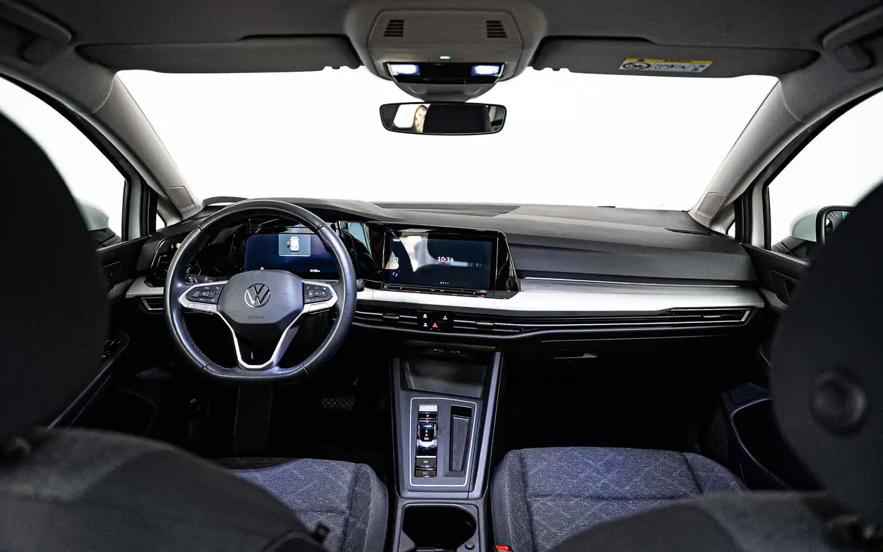 Volkswagen Golf - 10