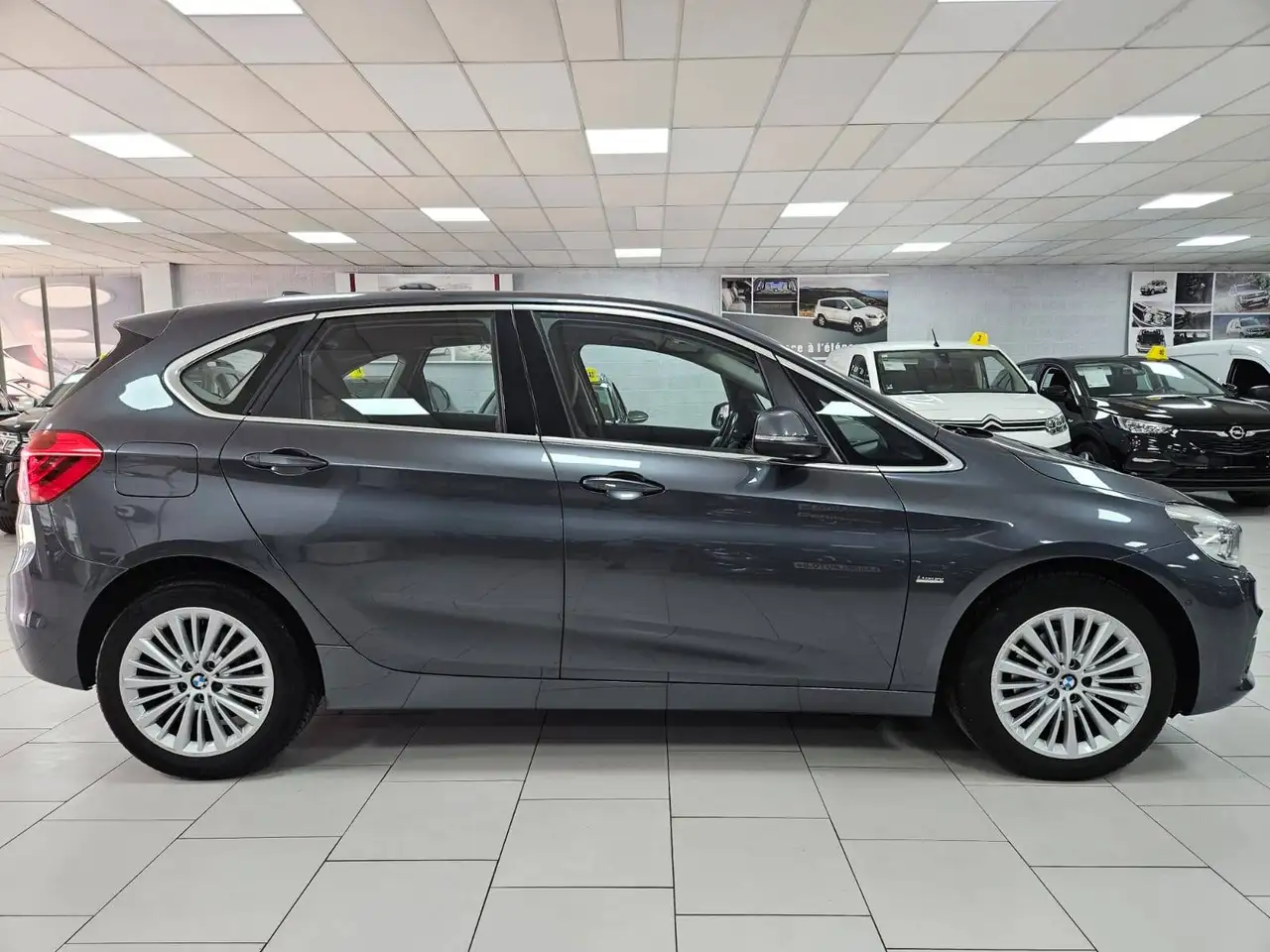 BMW 216 - 5