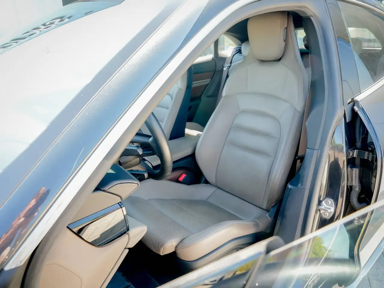 Porsche Taycan - 9