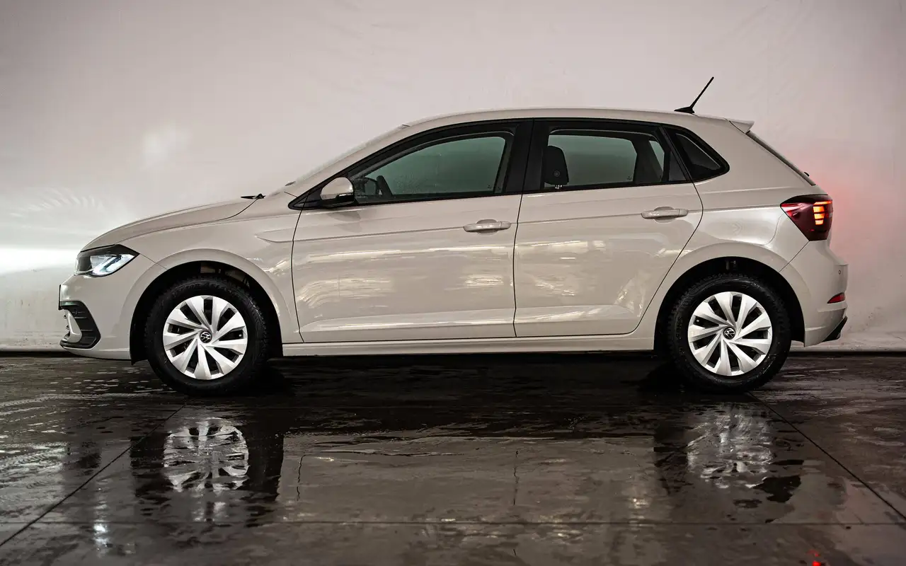 Volkswagen Polo - 2