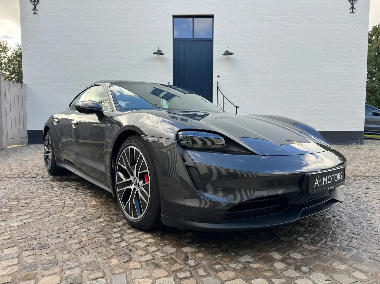 Porsche Taycan - 7