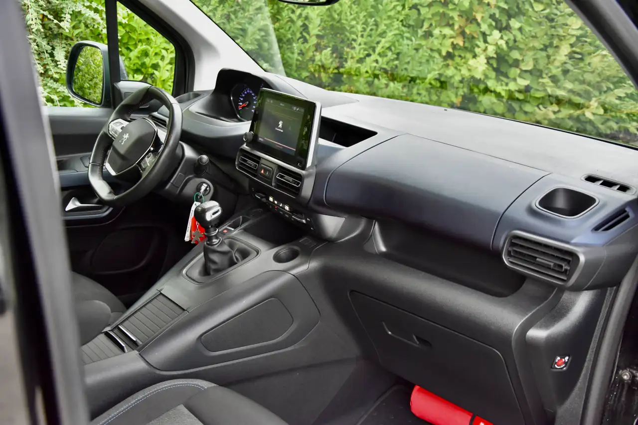 Peugeot Rifter - 11