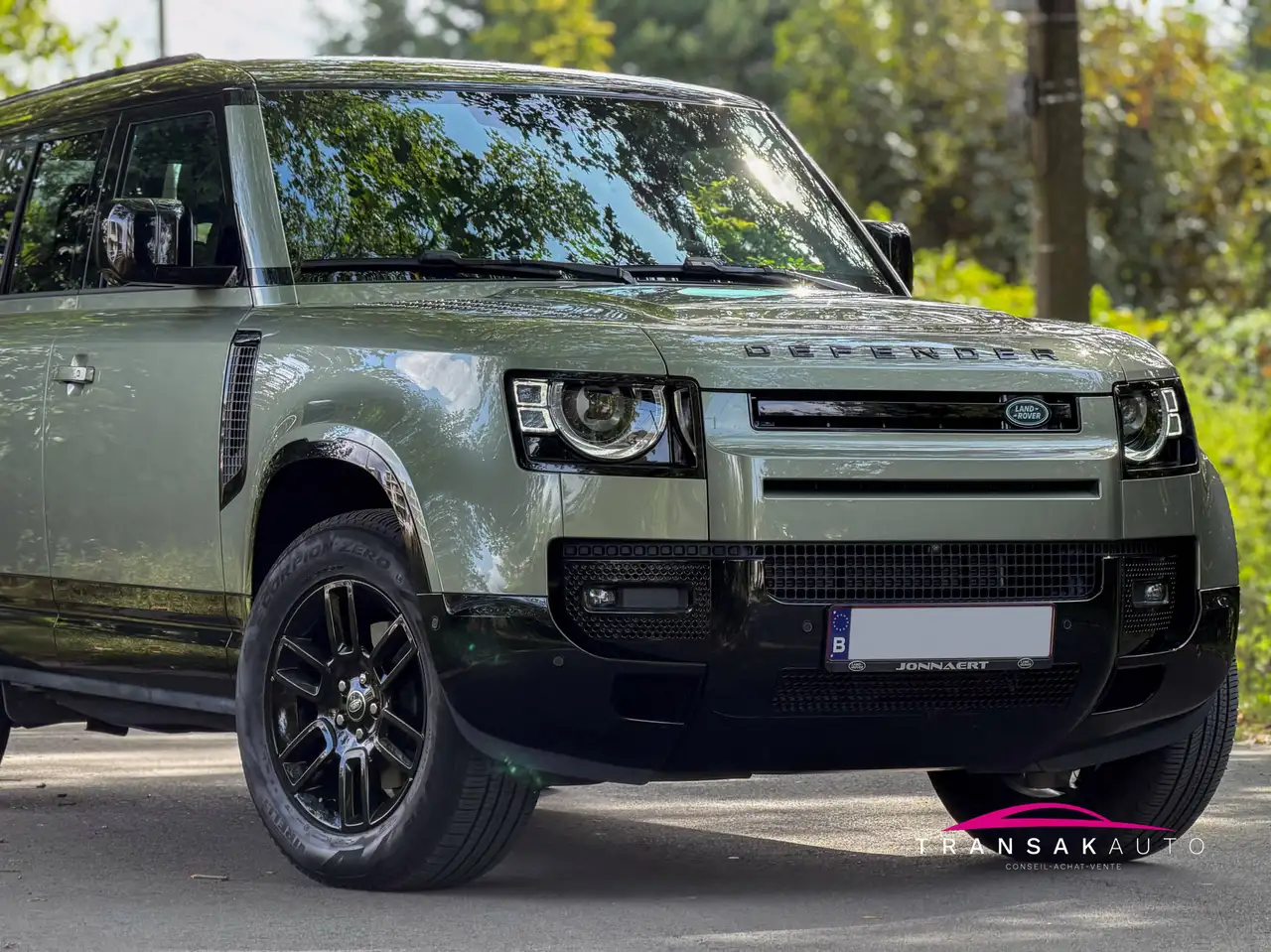 Land Rover Defender - 3