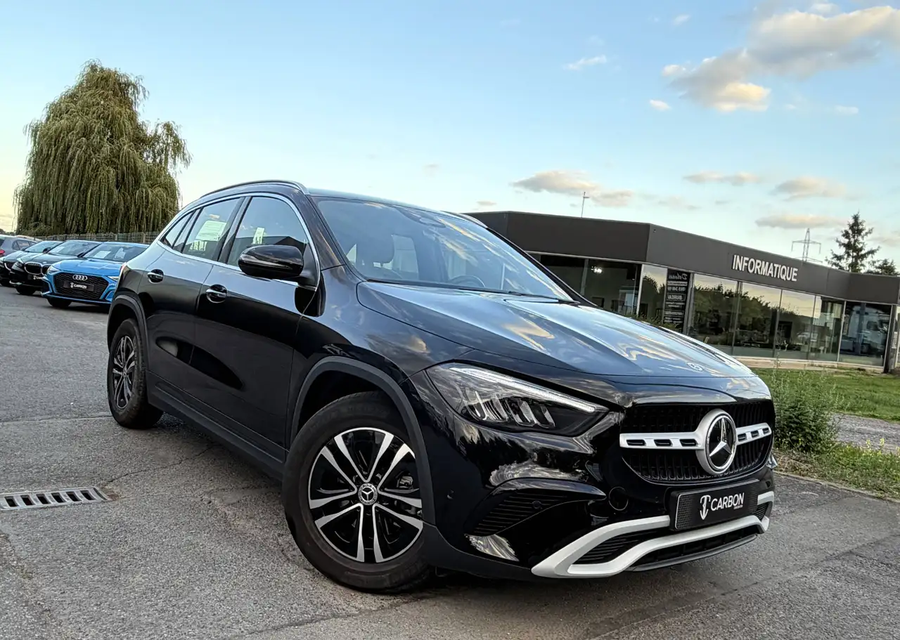Mercedes-Benz GLA 180 - 9