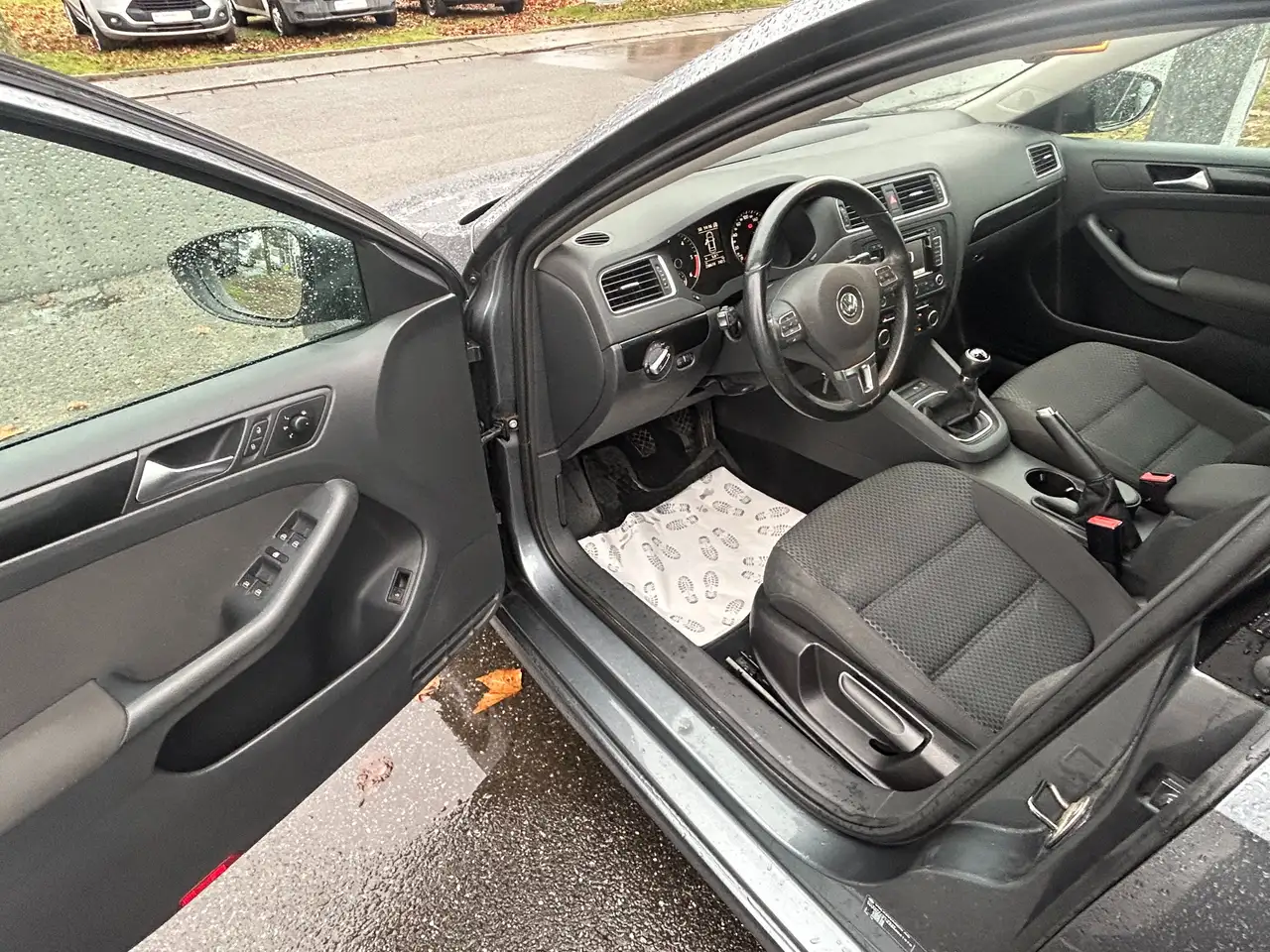 Volkswagen Jetta - 7