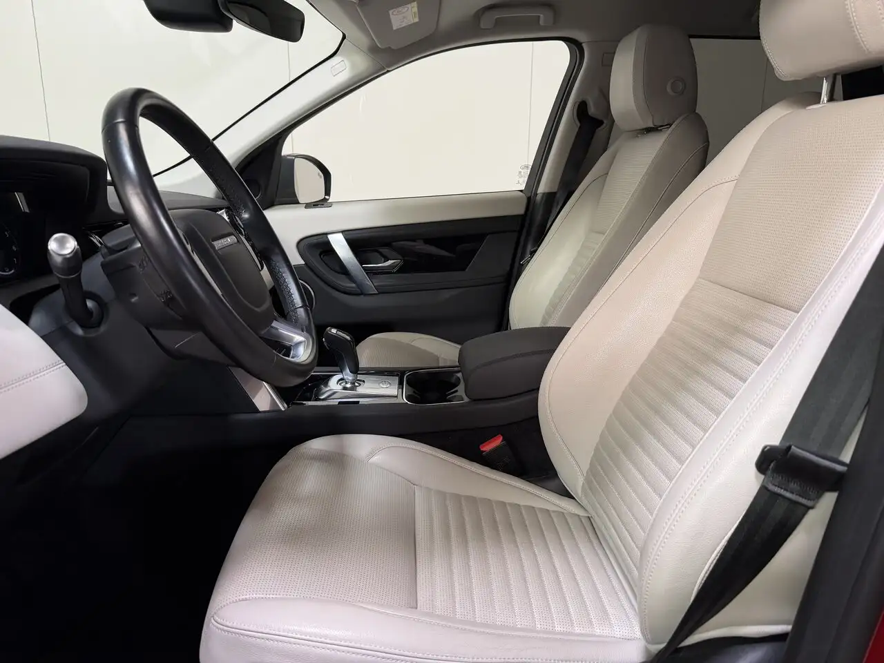 Land Rover Discovery Sport - 9