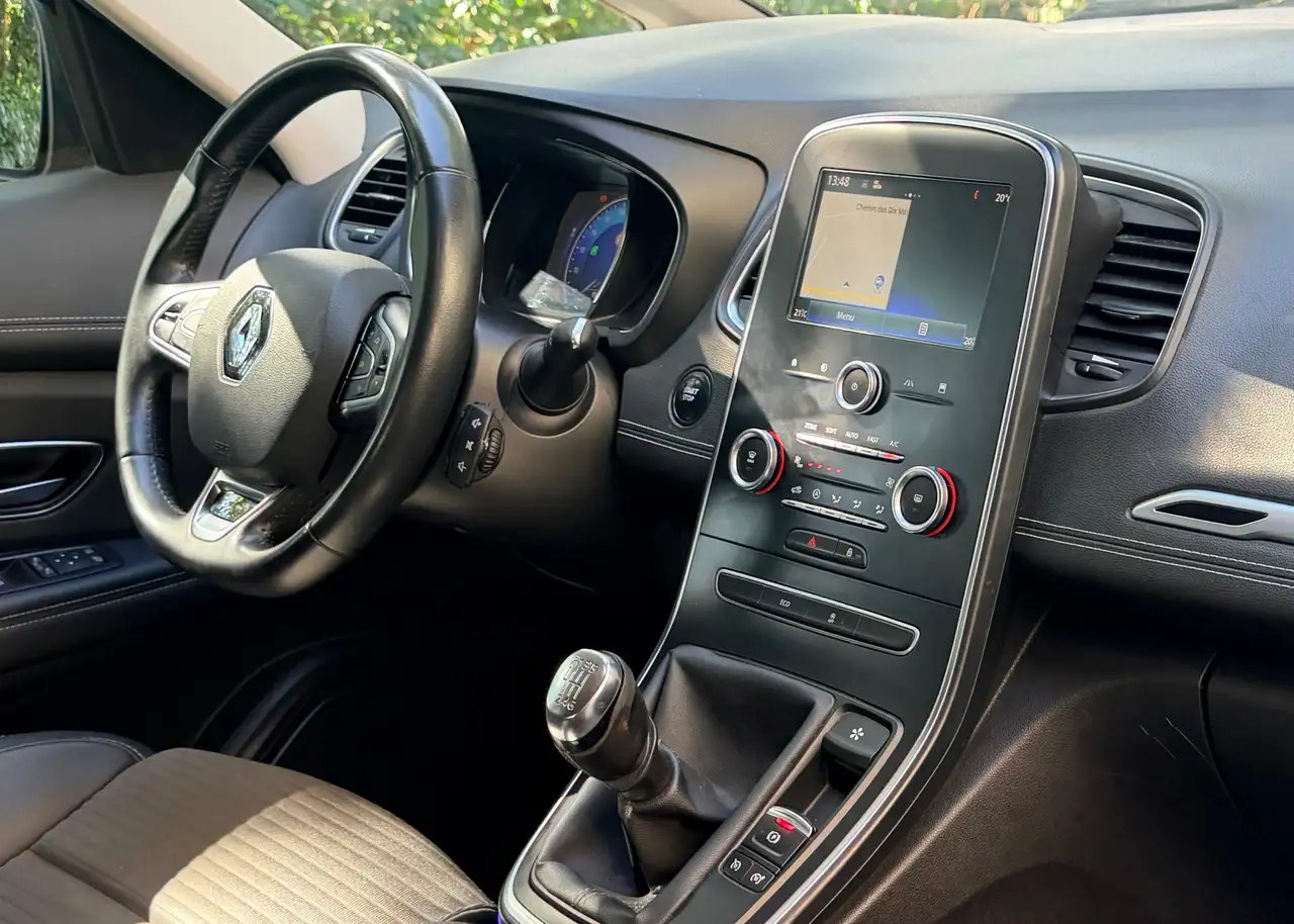 Renault Scenic - 9