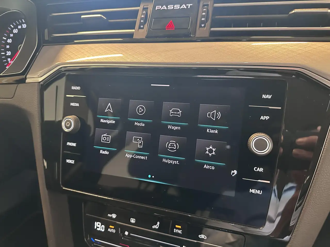 Volkswagen Passat - 10