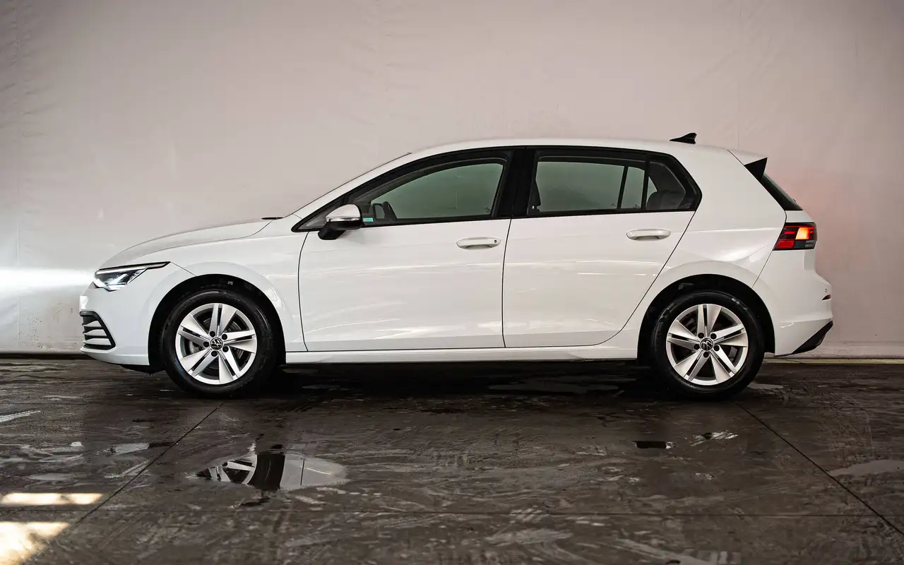 Volkswagen Golf - 2