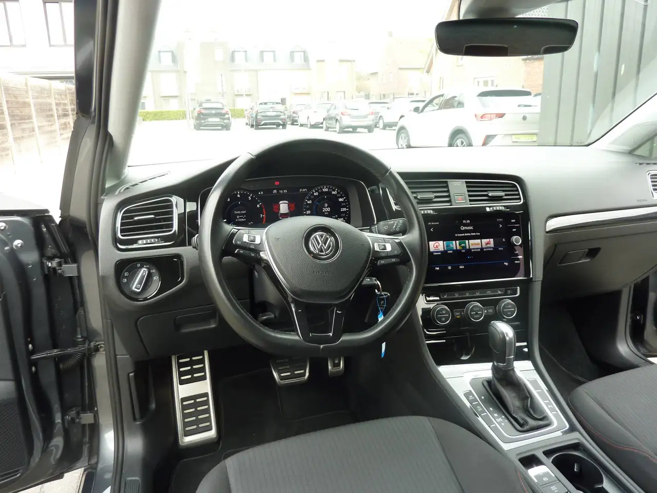Volkswagen Golf - 12