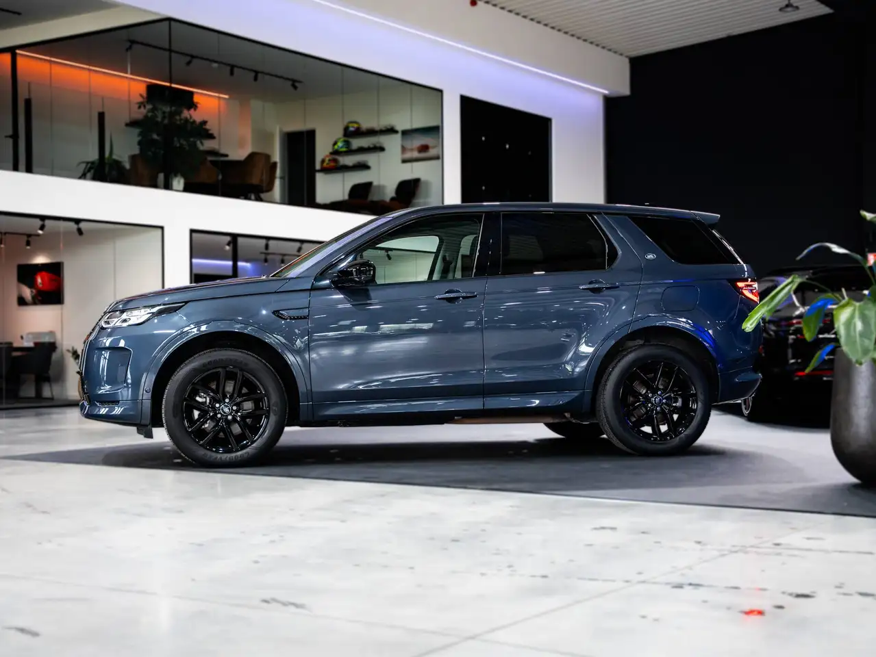 Land Rover Discovery Sport - 2