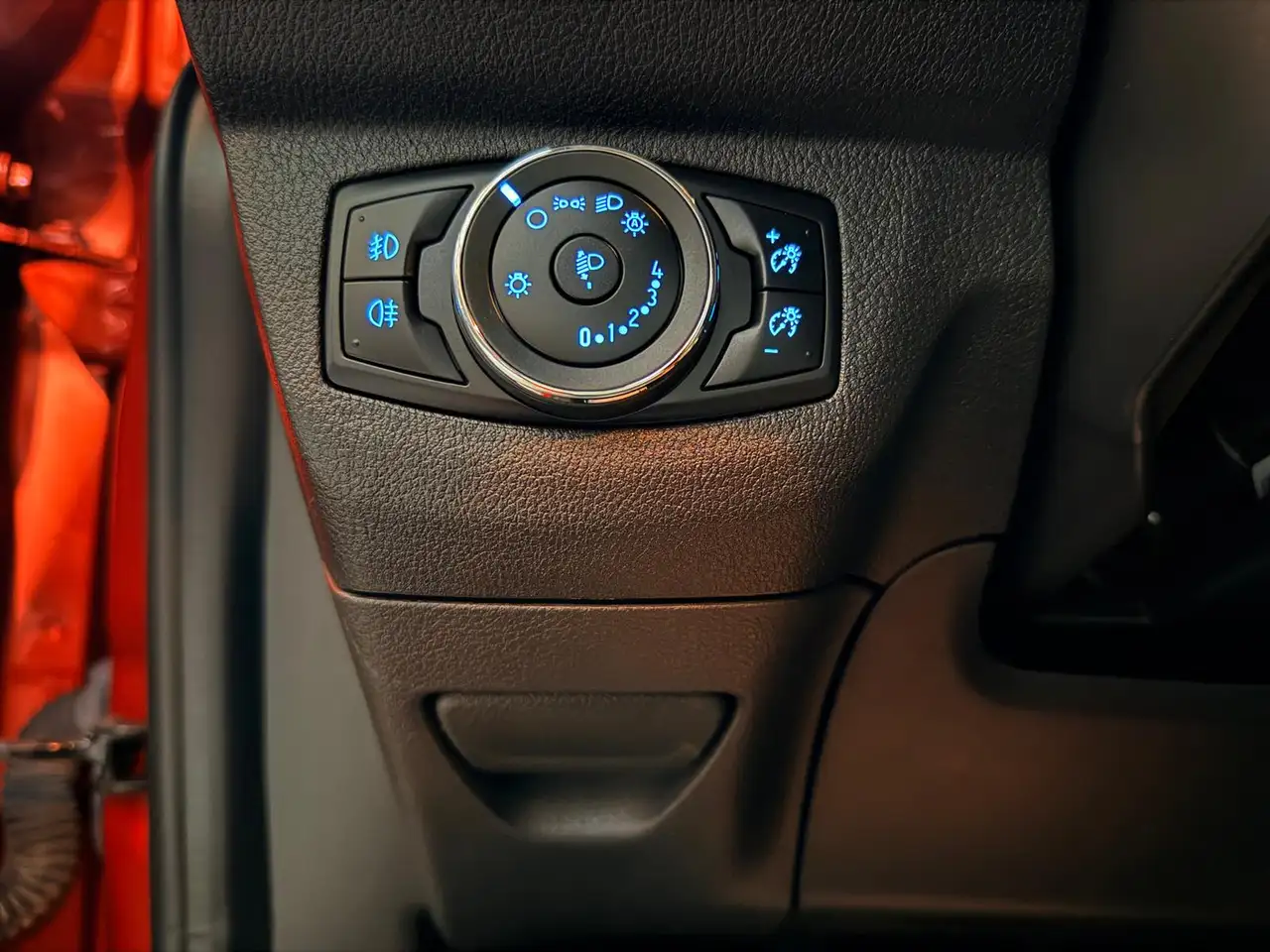 Ford Tourneo Courier - 12