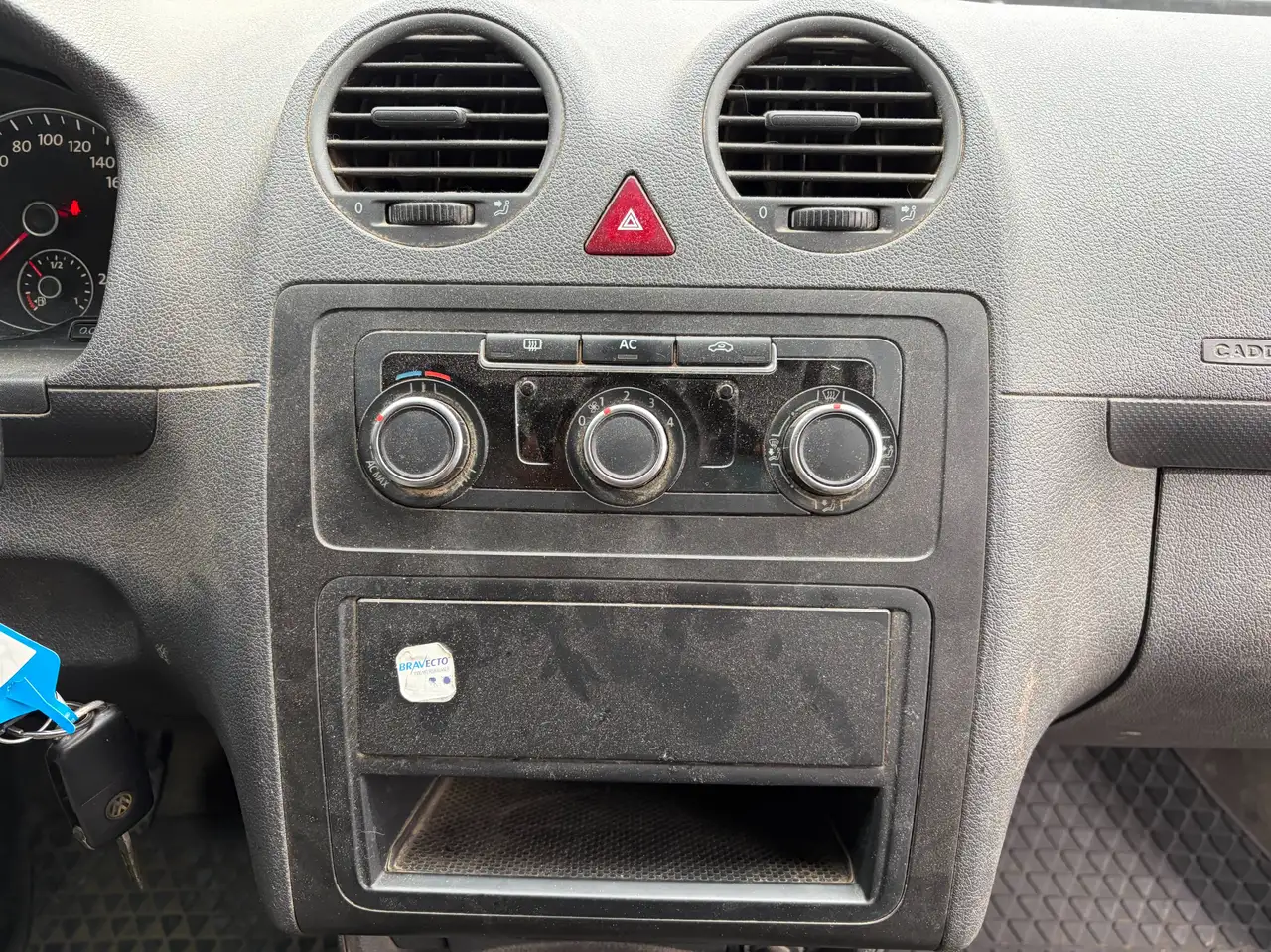 Volkswagen Caddy - 12