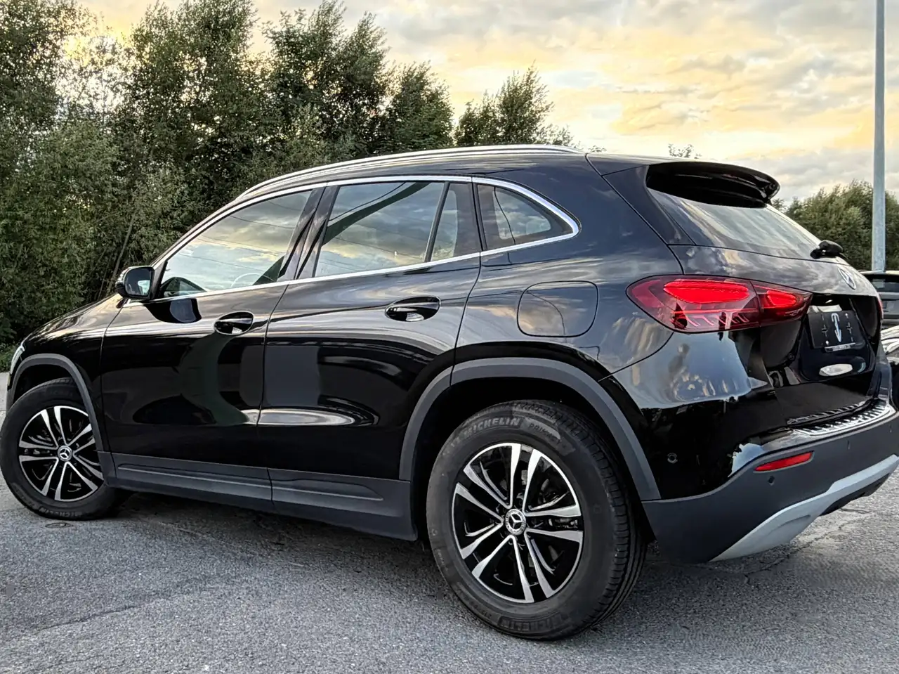 Mercedes-Benz GLA 180 - 6