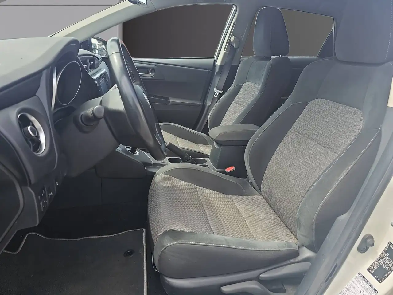 Toyota Auris - 8