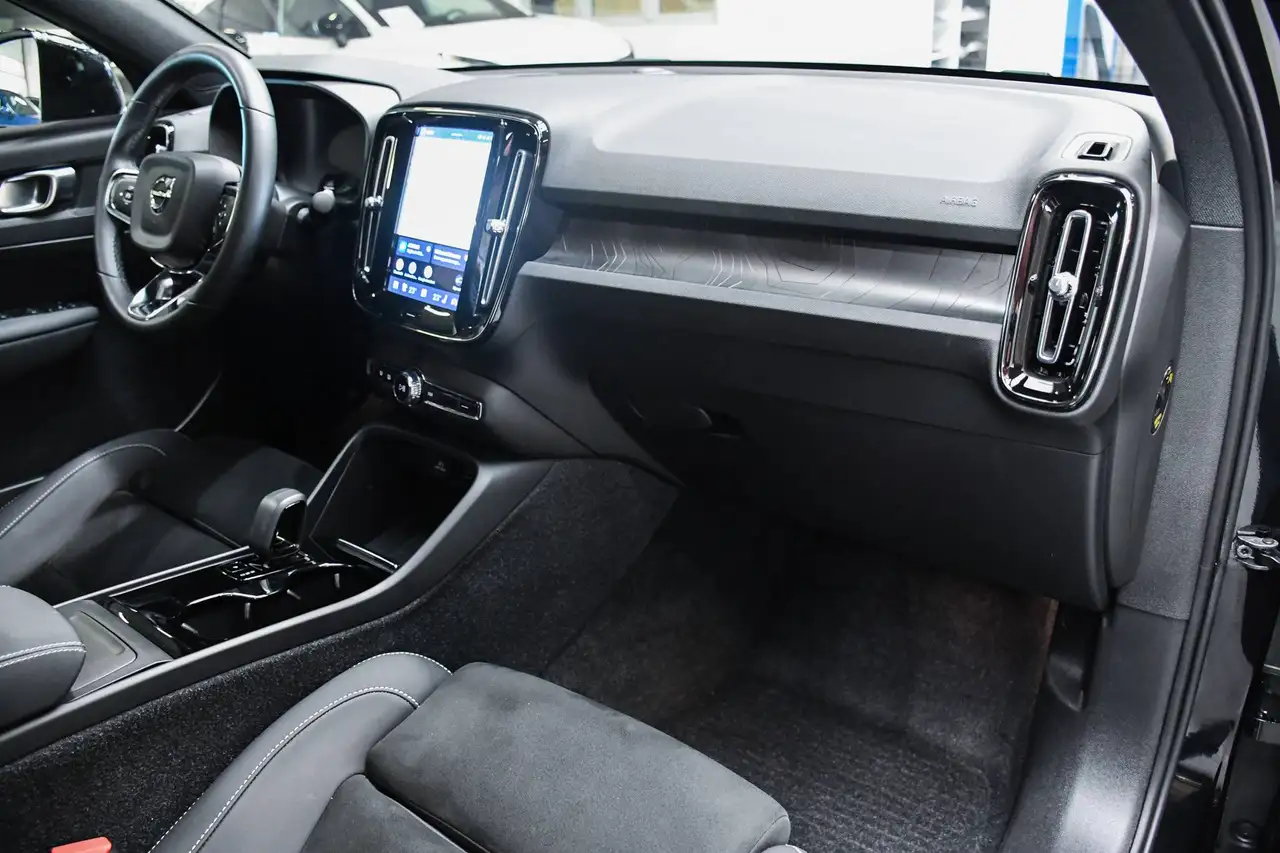 Volvo C40 - 8