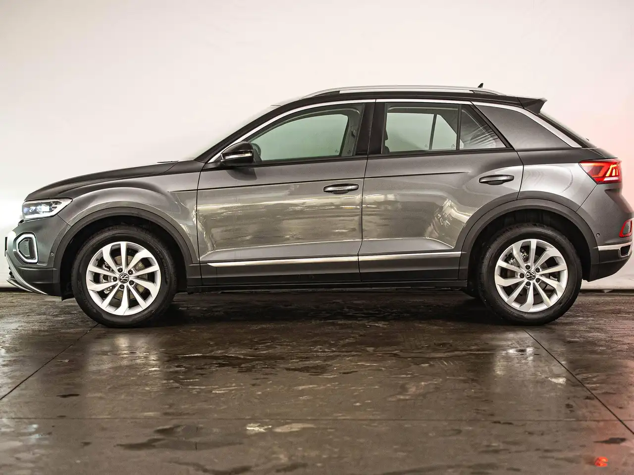 Volkswagen T-Roc - 2