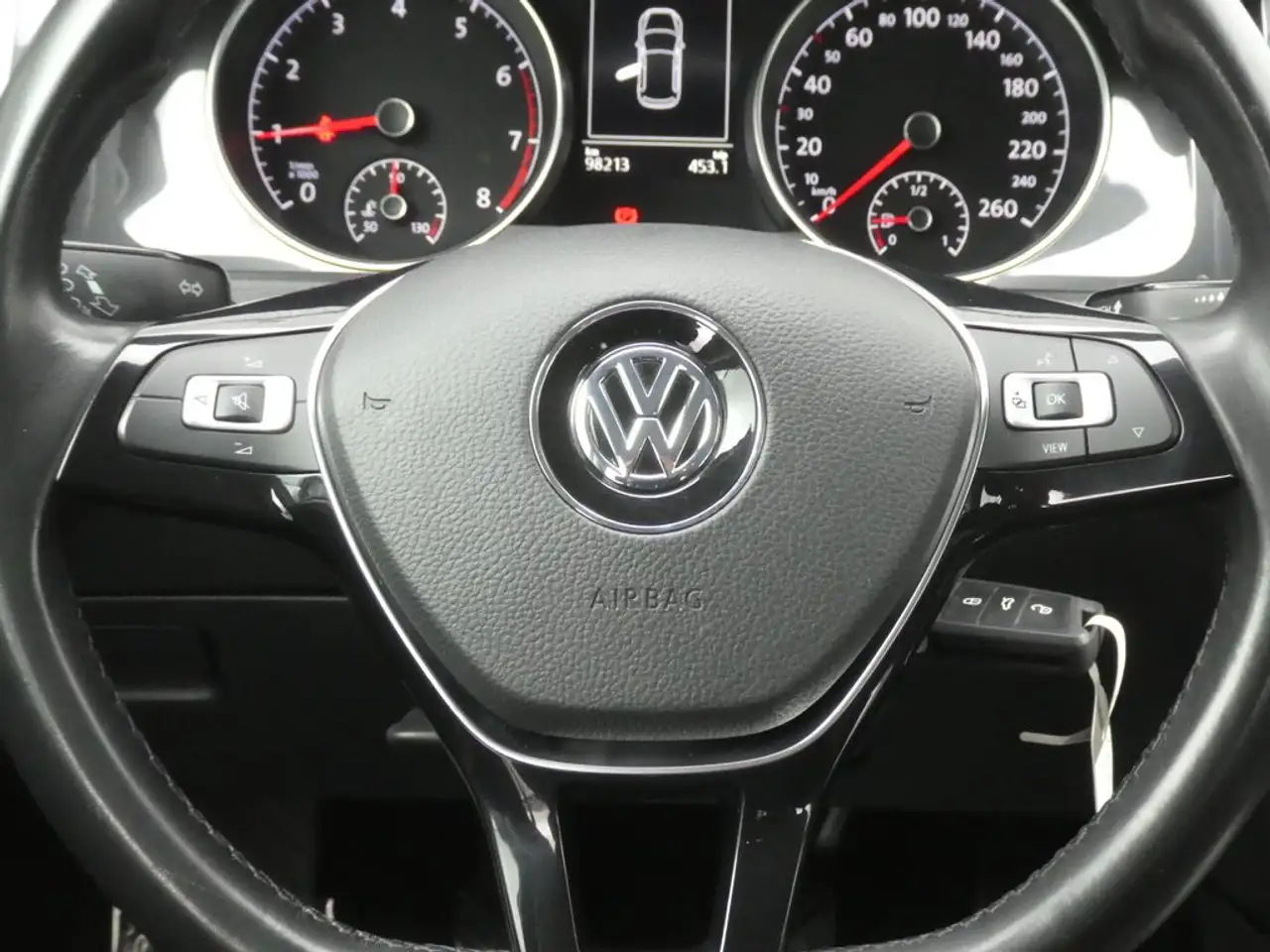 Volkswagen Golf - 8