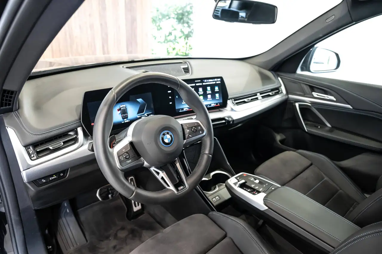BMW iX1 - 2