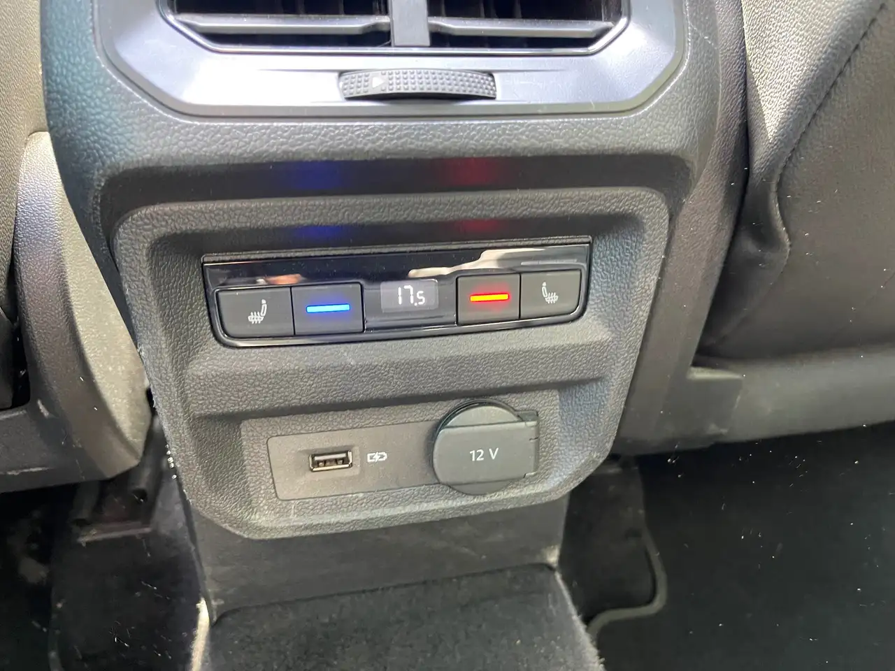 Volkswagen Tiguan - 12