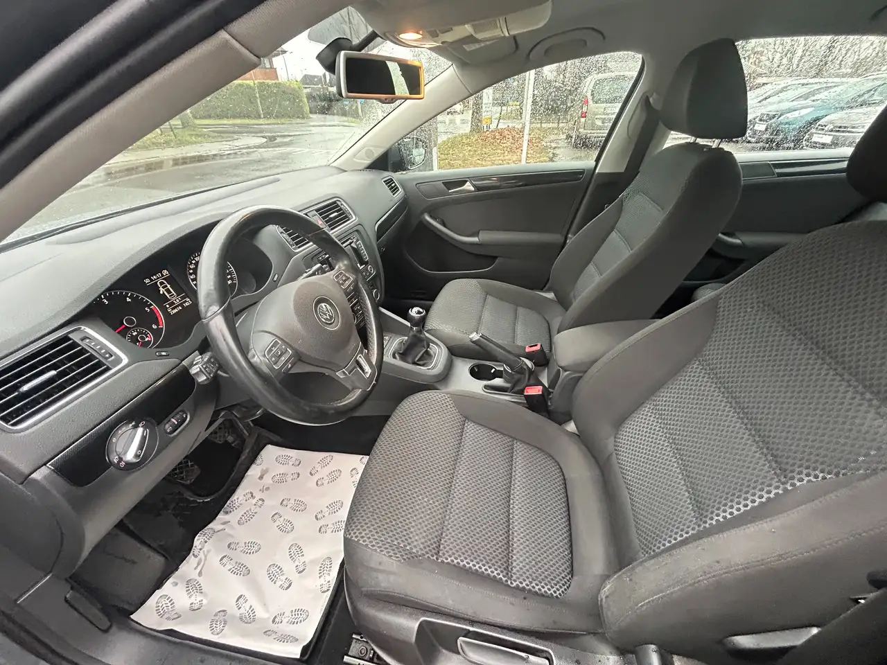 Volkswagen Jetta - 10