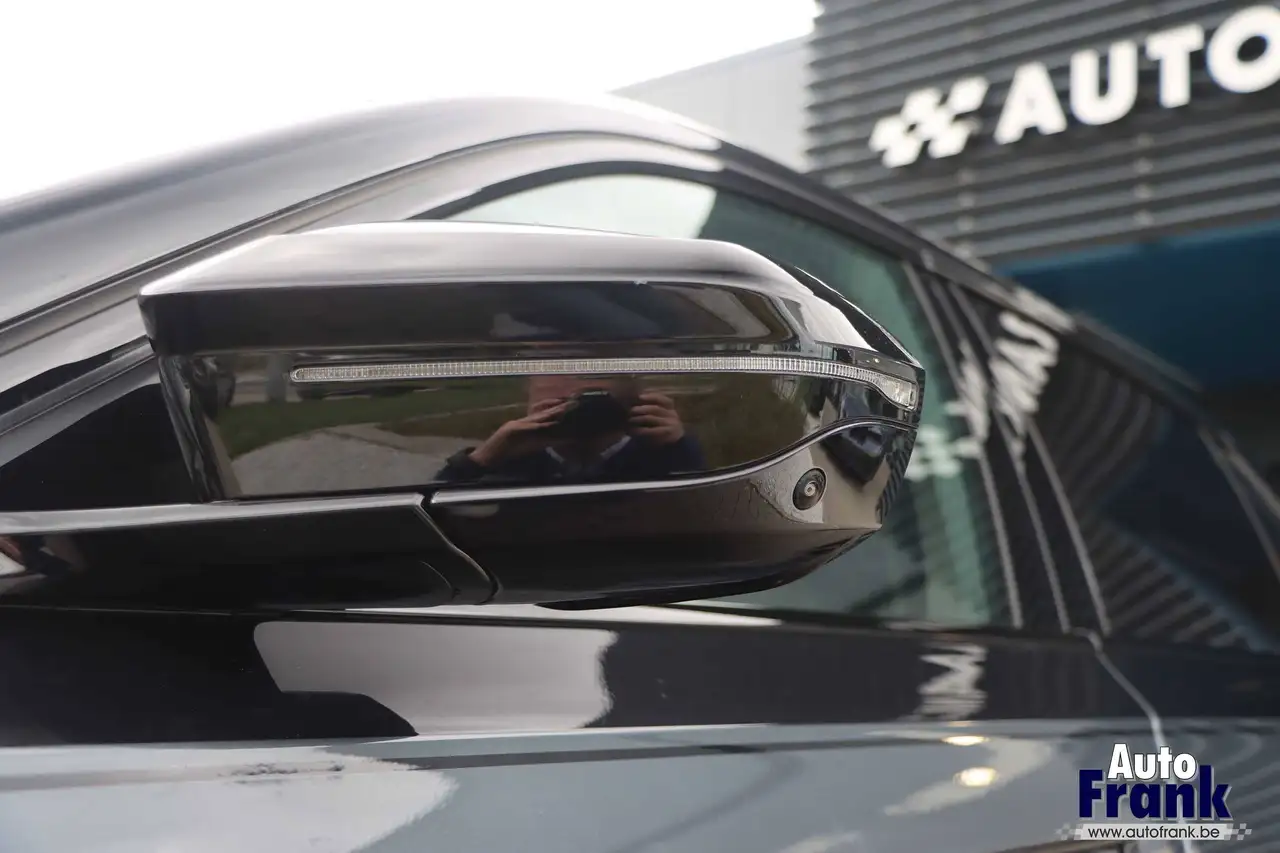BMW i7 - 12