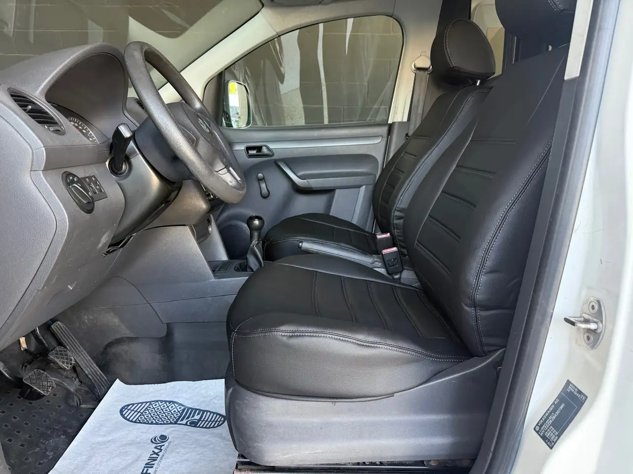 Volkswagen Caddy - 10