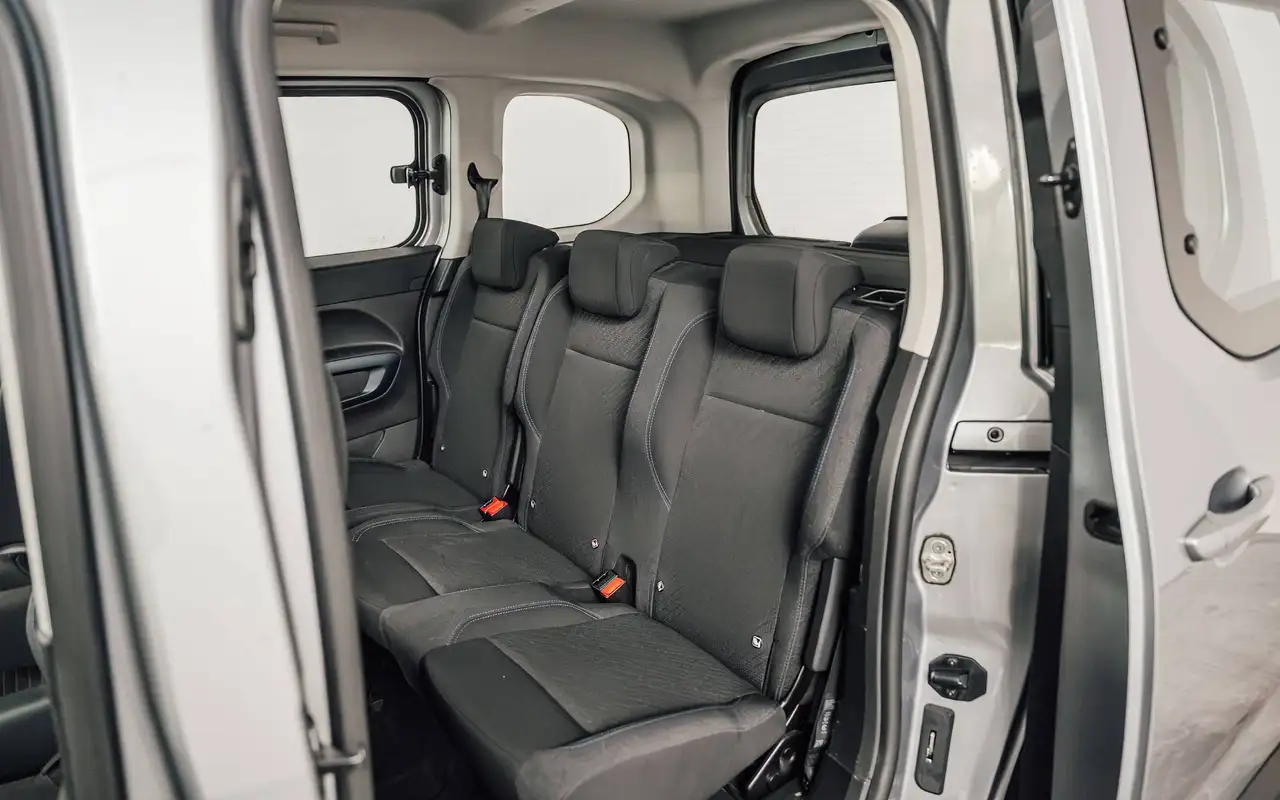 Peugeot Rifter - 8