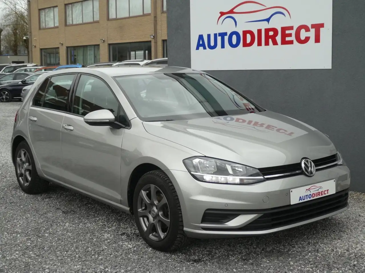 Volkswagen Golf - 6