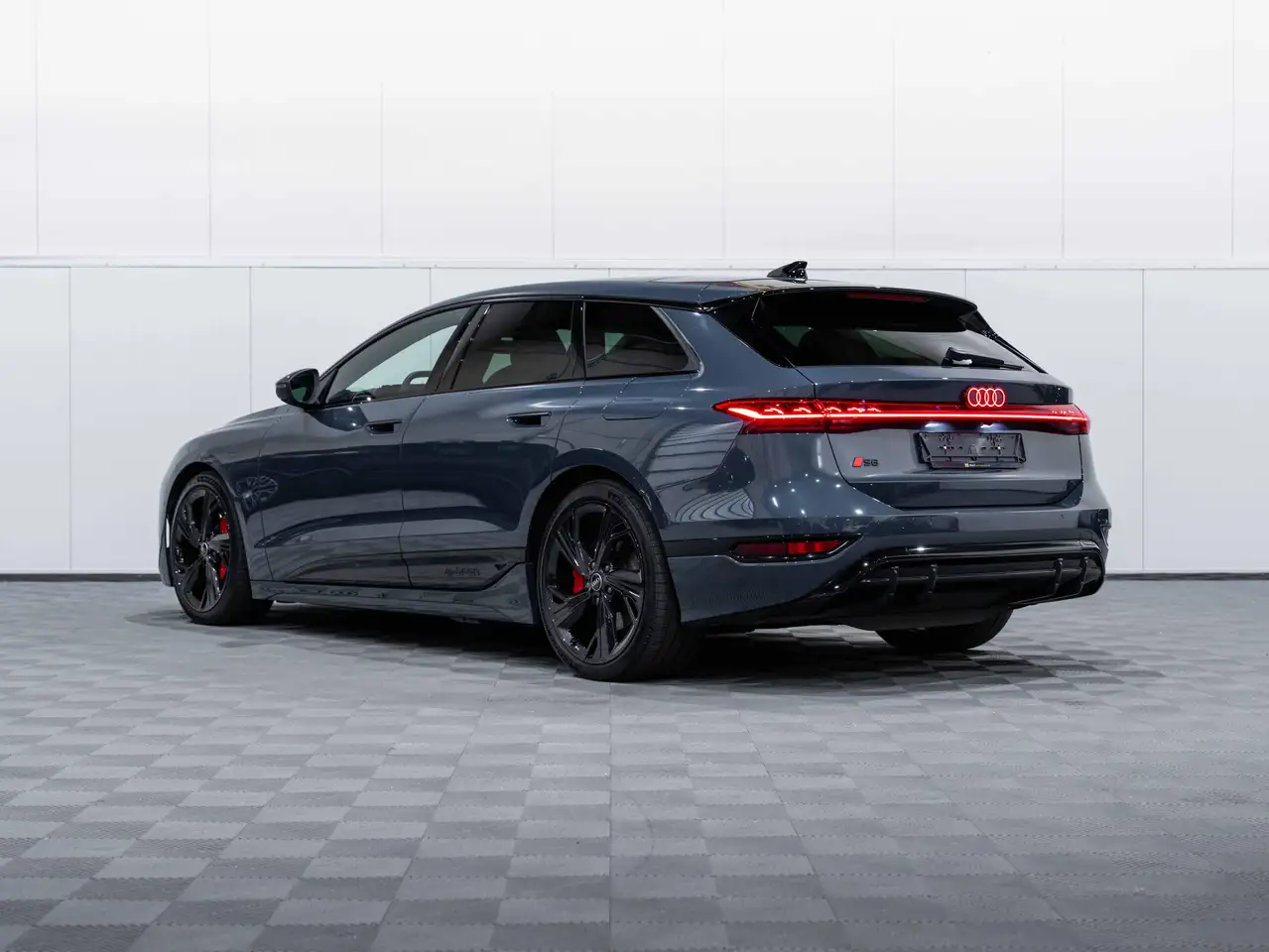 Audi S6 e-tron - 3