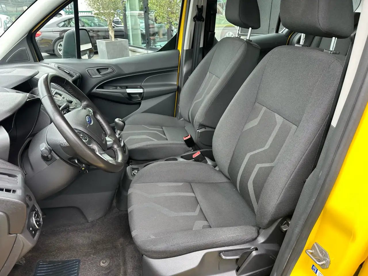 Ford Tourneo Connect - 8