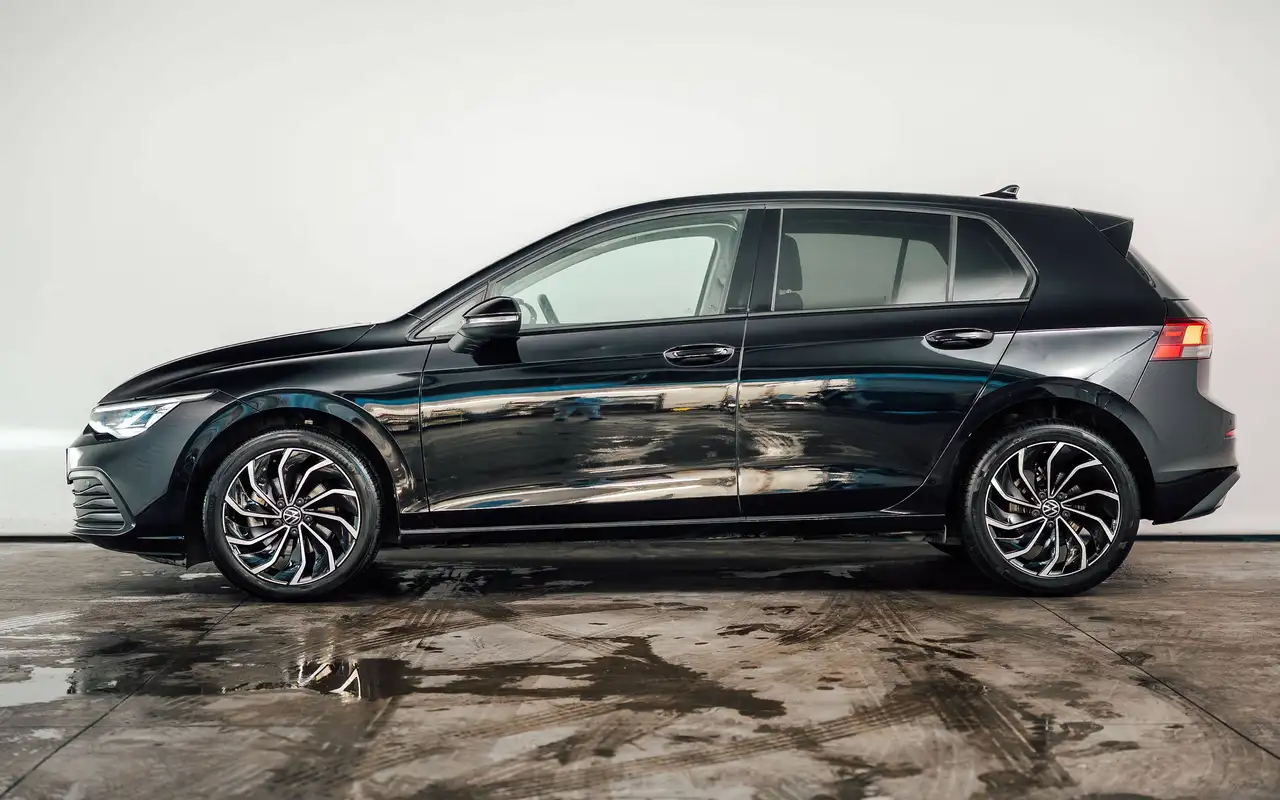 Volkswagen Golf - 2