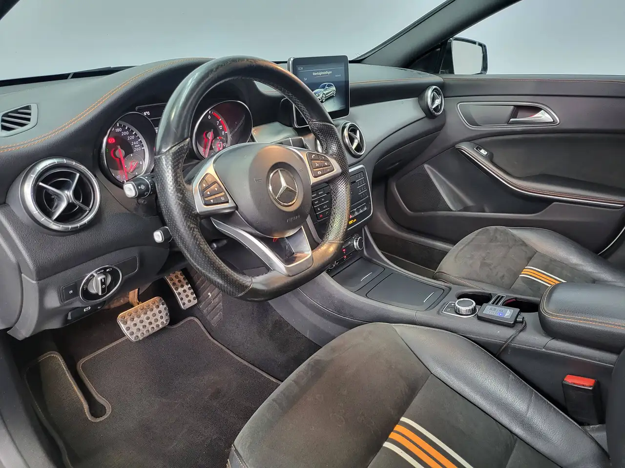 Mercedes-Benz CLA 250 - 11