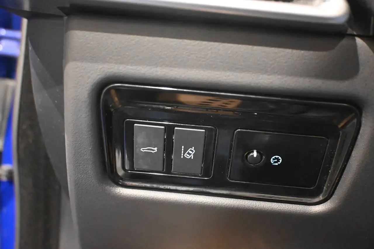 Jaguar XE - 9