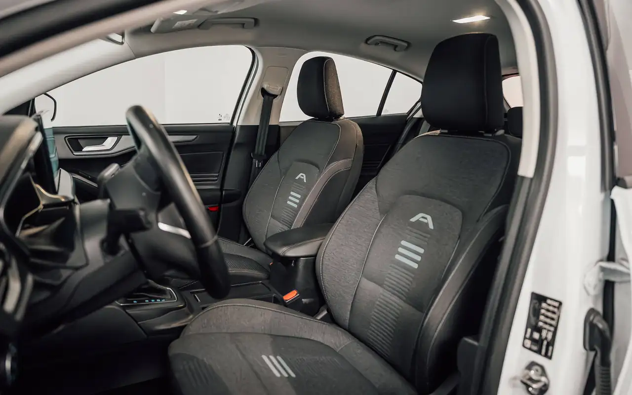 Ford Focus - 10