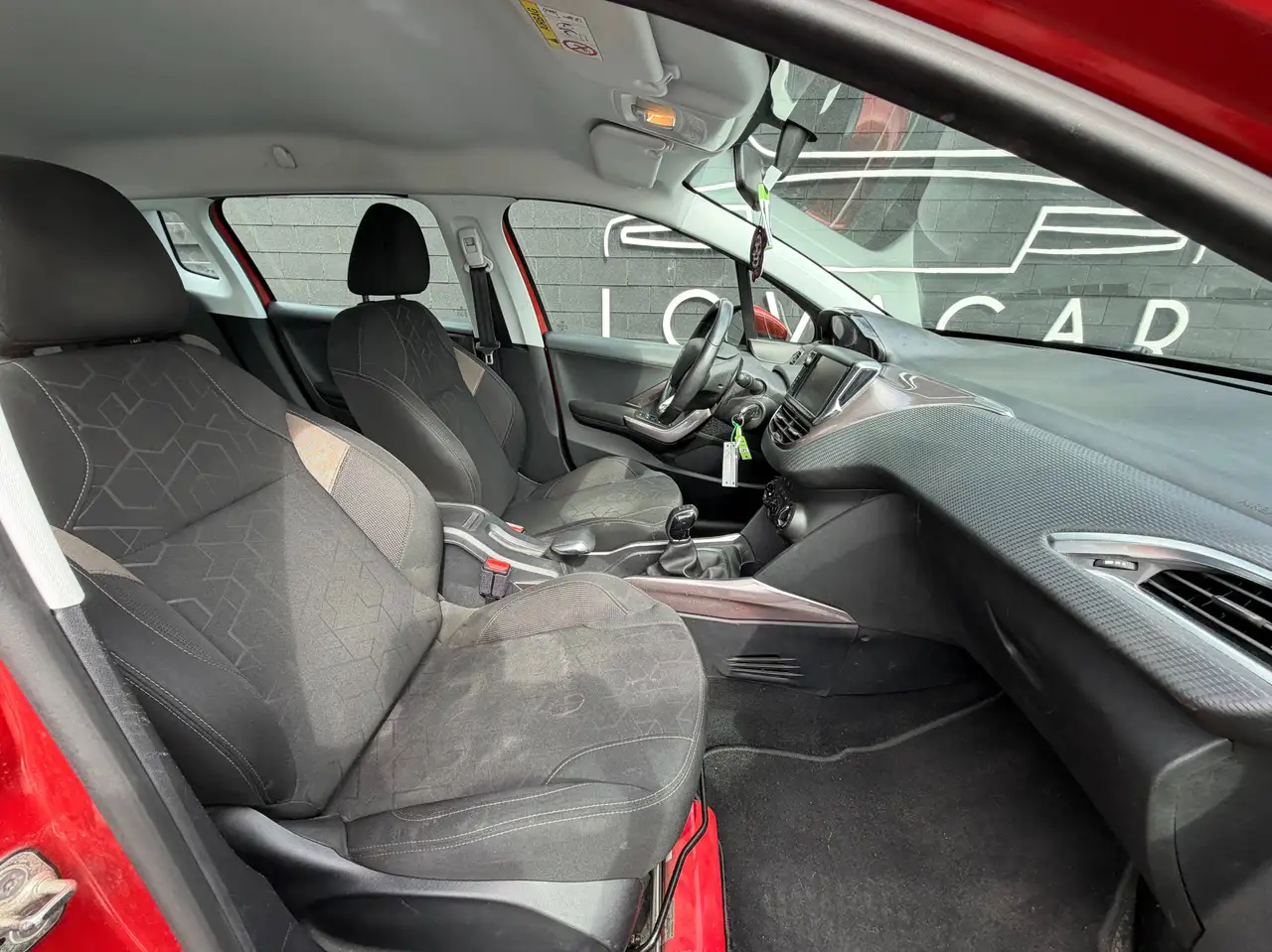 Peugeot 2008 - 8