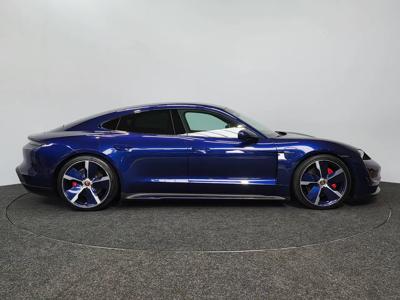 Porsche Taycan - 7