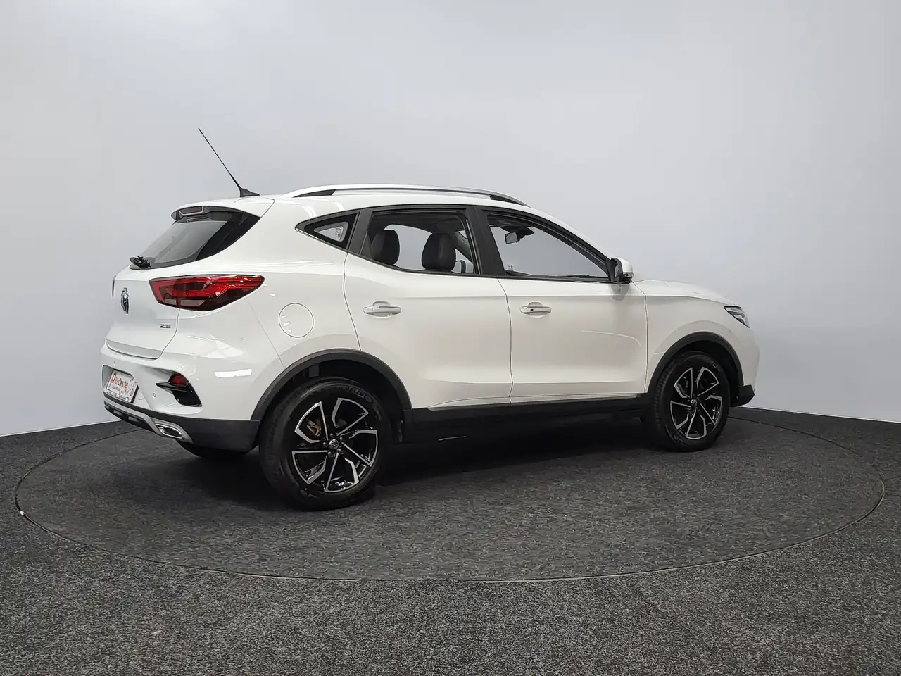 MG ZS - 6