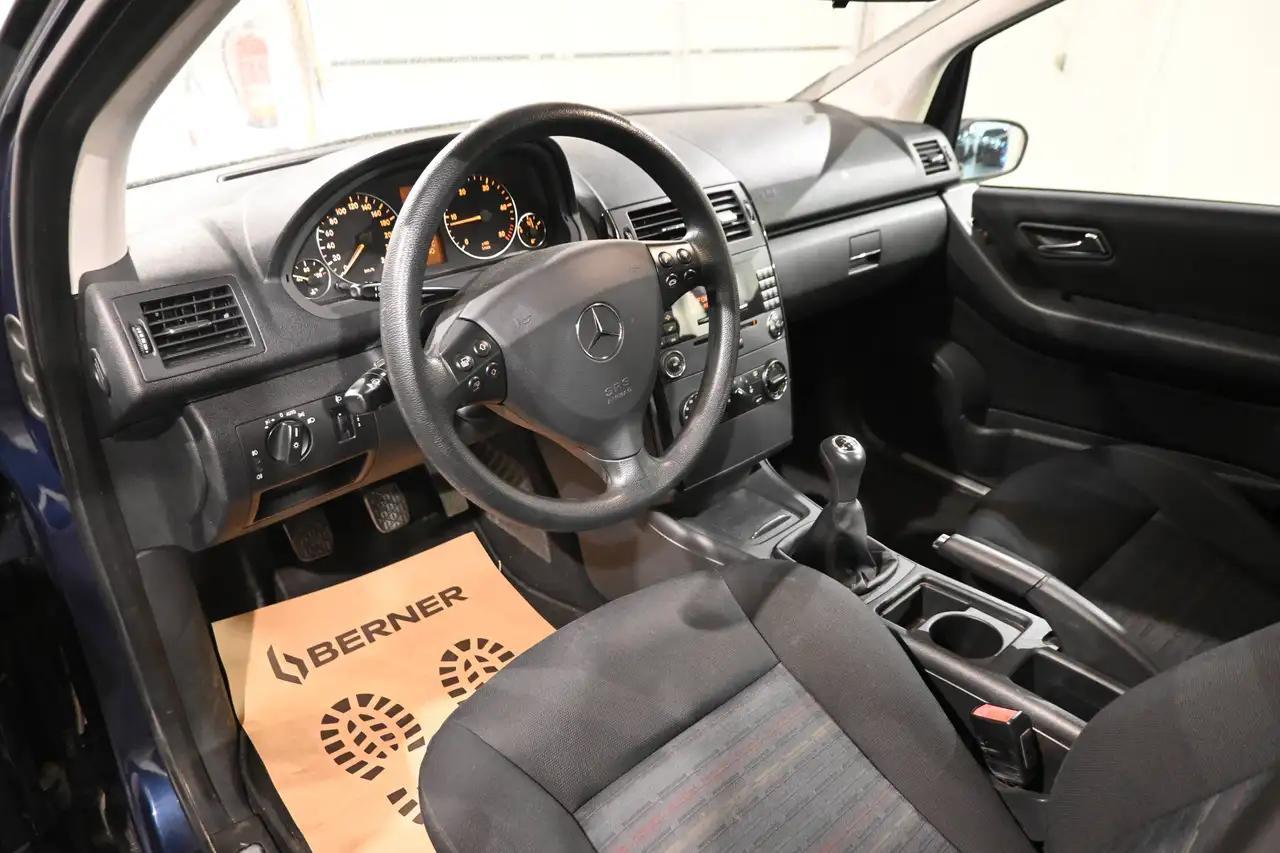 Mercedes-Benz A 180 - 10
