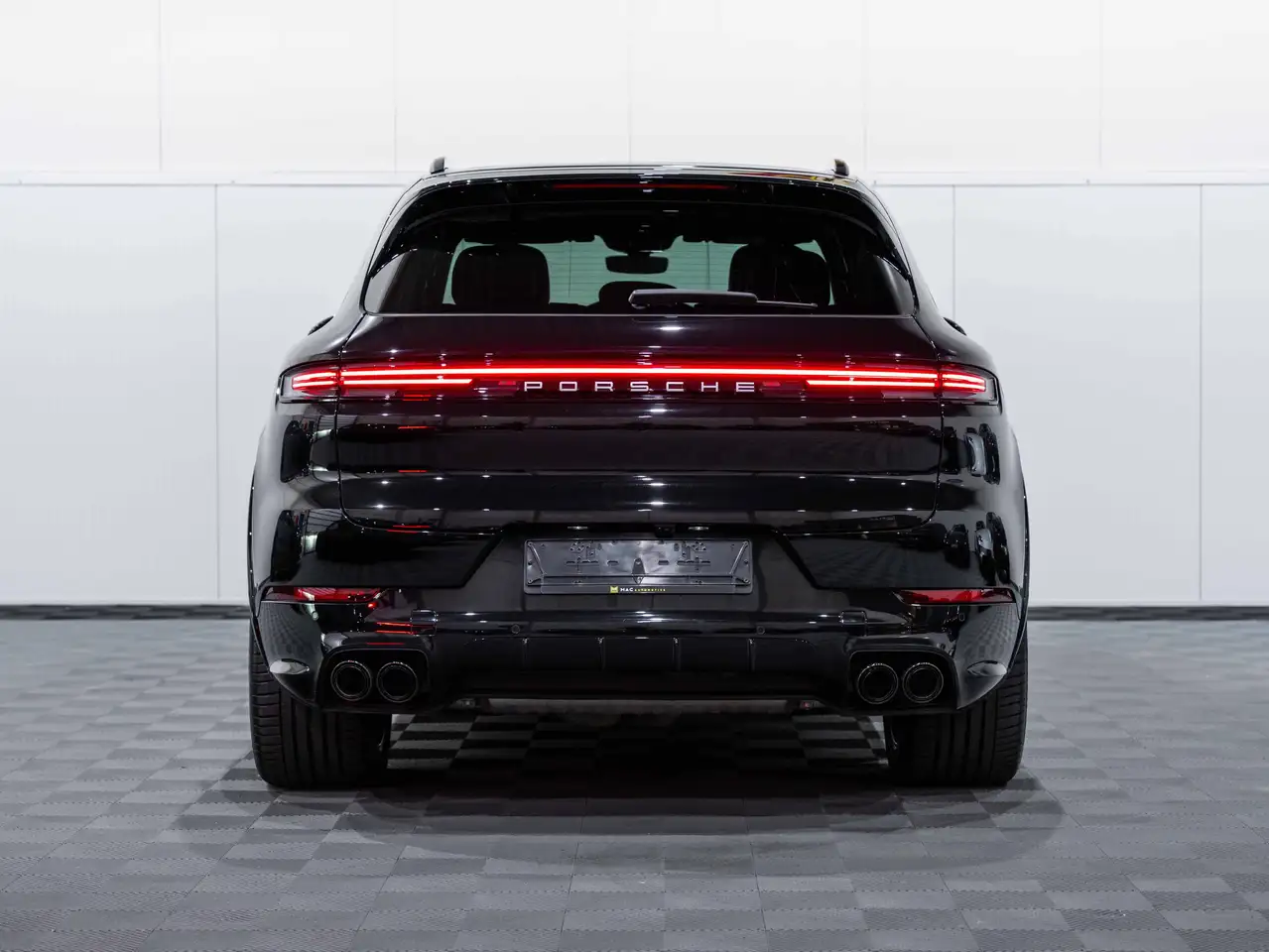 Porsche Cayenne - 4