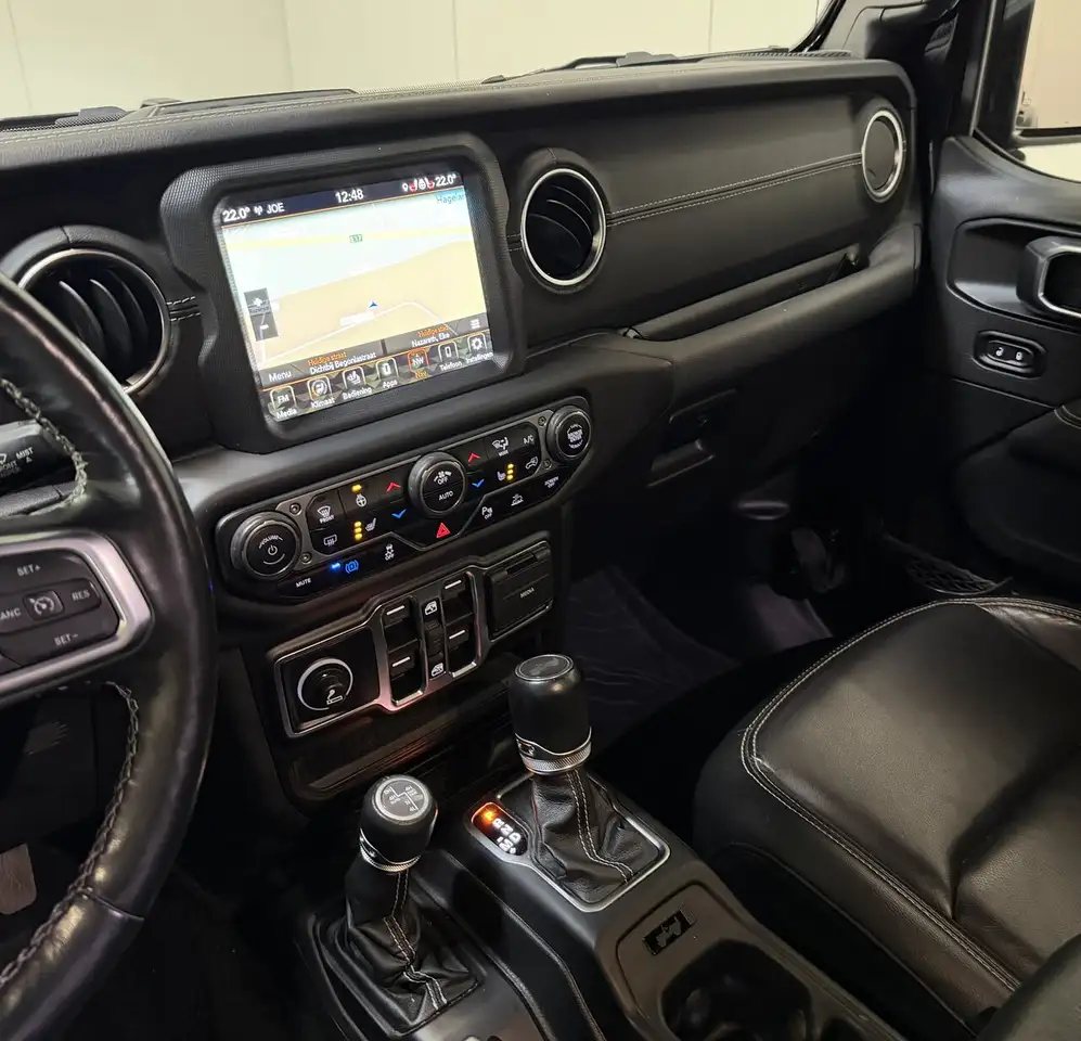 Jeep Wrangler - 12
