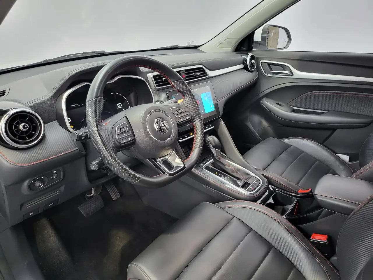 MG ZS - 11