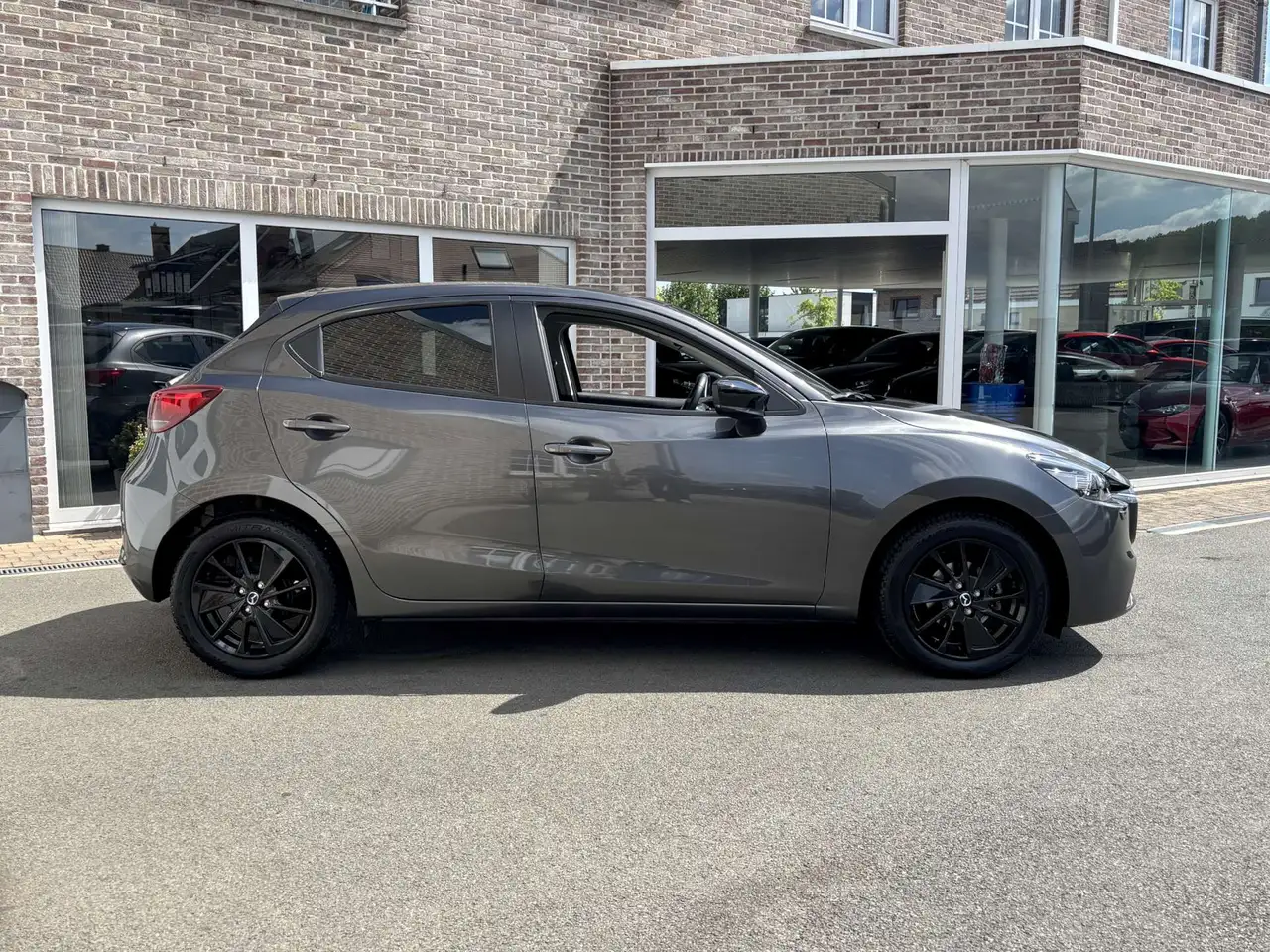 Mazda 2 - 6